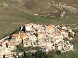Centro de Italia postrado por un nuevo potente terremoto