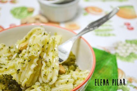 Pasta con pesto de brócoli y almendra Pasta con pesto de brócoli y almendra