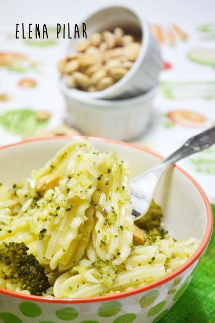 Pasta con pesto de brócoli y almendra Pasta con pesto de brócoli y almendra