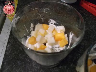 Juego de blogueros 2.0: Aperitivo en vasitos de queso con uvas y nueces