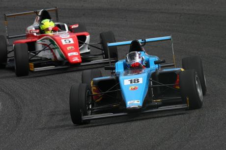 Mick Schumacher pierde el campeonato de la F4 italiana ante el argentino Marcos Siebert