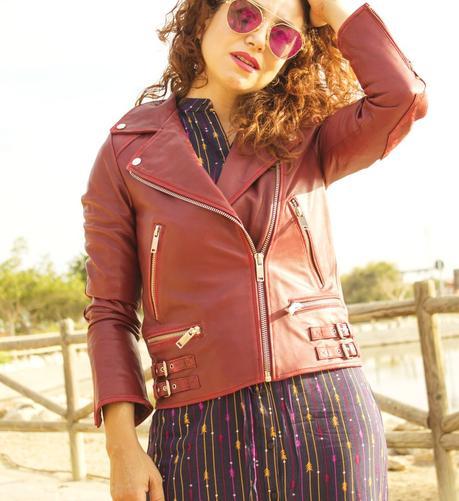  vestido_laredoute_chaqueta_burdeos_cuero_zara_stradivarius_bolso_chloe_gafas_de_sol_rosas_melange_boutique_fashion_blog_de_moda_5