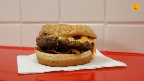 Hamburguesa doble de bacon con queso Five Guys Madrid