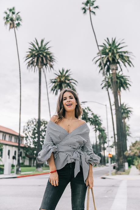 90210 beverly_hills-off_the_shoulders_shirt-plaid-skinny_jeans-ripped_jeans-sincerely_jules_shop-gucci_bag-chicwish-outfit-street_style-los_angeles-collage_vintage-35
