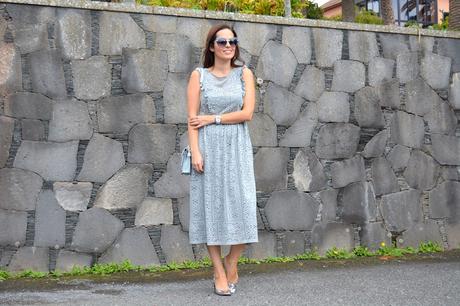 OUTFIT VESTIDO MIDI DE ENCAJE ZARA