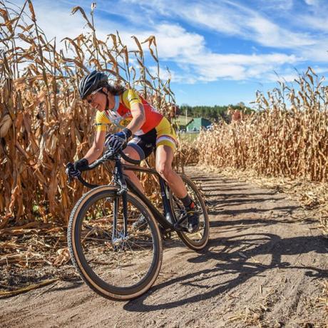 Diviértete, mejora tu técnica y entrena durante el invierno con ciclocrós