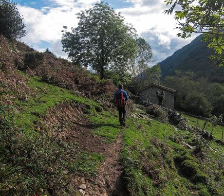 LLOSA VIANGO DESDE LA TORNERÍA (TRAVESÍA)