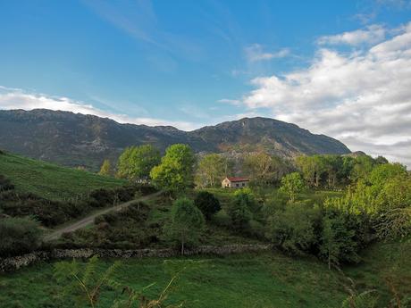 LLOSA VIANGO DESDE LA TORNERÍA (TRAVESÍA)