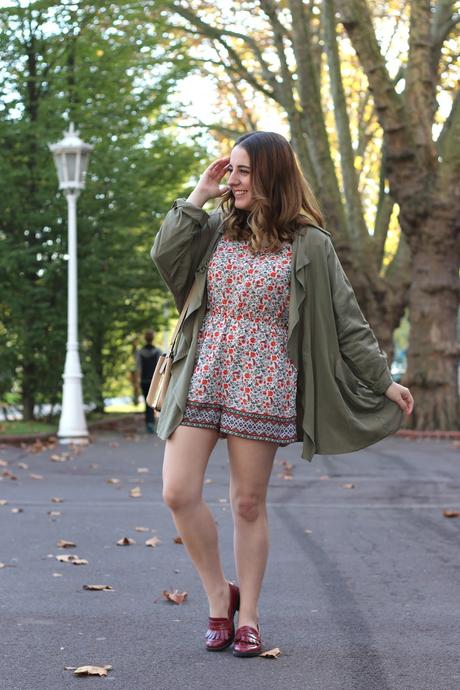 Outfit de otoño con flores
