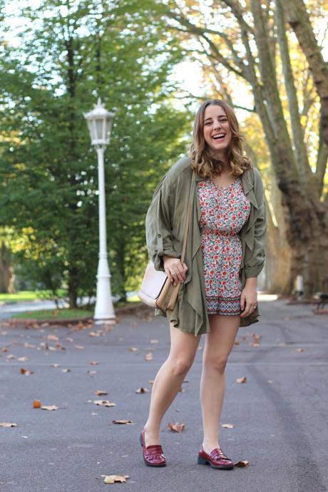 Outfit de otoño con flores