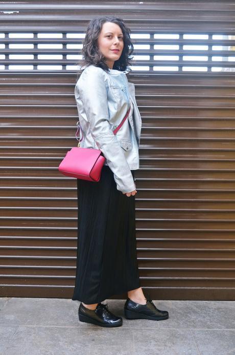 look_bikermetalizada_stradivarius_streetstyle_blogdemoda_mivestidoazul-3