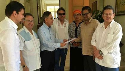 Pastores evangélicos y FARC avanzan para acuerdo de paz en Colombia