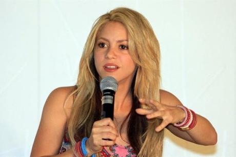 Shakira lanza “Chantaje”, su nuevo sencillo en español #Musica