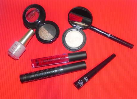 Red Soul: Maquillaje, manicura y propuesta de moda