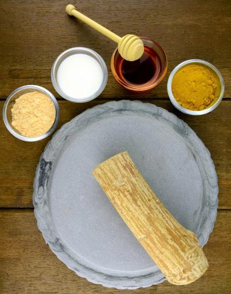 El Secreto de Belleza de las Mujeres Birmanas en Mandalay, La Línea de Cuidado Facial de Velvet