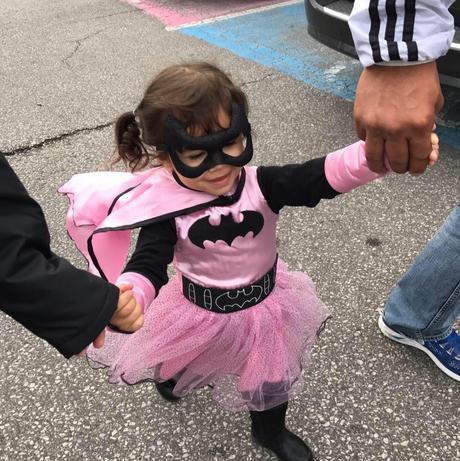 Jamás imaginó lo que encontraría en un chocolate que su hija recibió en Halloween 14915485_1188317824559710_7328534336203941001_n