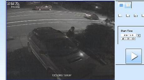 Mujer robó auto por error y lo devolvió con una insólita disculpa carro