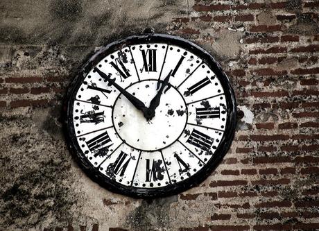 CAMBIA LA HORA DE TU MÁQUINA A TRAVÉS DE LA TERMINAL