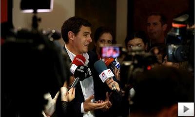 Y volvió Rajoy… con su nueva tropa. ‘The New York Times’ le pide a Felipe VI “que renuncie” y “se busque un buen trabajo.