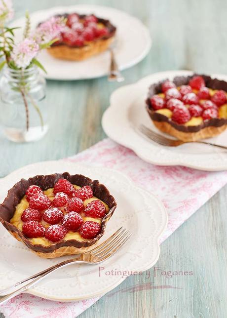 Tartaletas de crema y frambuesas