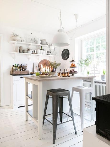 10 razones por las que debes poner una isla en tu cocina Islas de cocina: doble función como barra de desayunos y como encimera extra