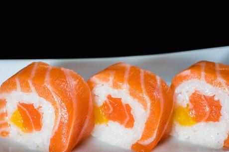 Shibui Barcelona uramaki-de-salmon-salvaje