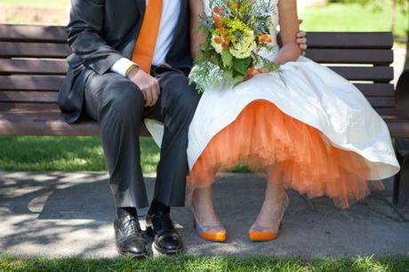 Novias orginales con un toque naranja