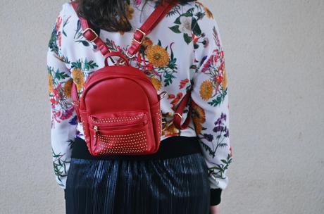 look_bomberconflores_streetstyle_sportychic_fashionblogger_mivestidoazul-3