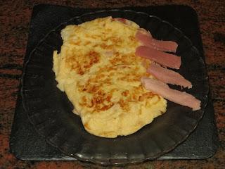 TORTILLA DE LACÓN Y QUESO