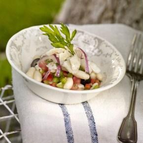 10 ensaladas ligeras para lucir cuerpazo mosaico_de_alubias_y_bacalao