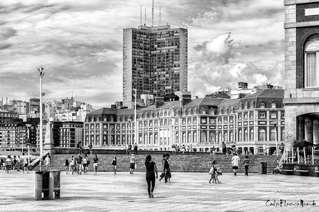 Blanco y negro de la Rambla Casino en Mar del Plata,Argentina.