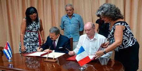 firma-malmierca-y-embajador2