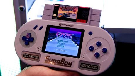 Se anuncia una Super Nintendo Portable, producto no oficial que necesita juegos originales