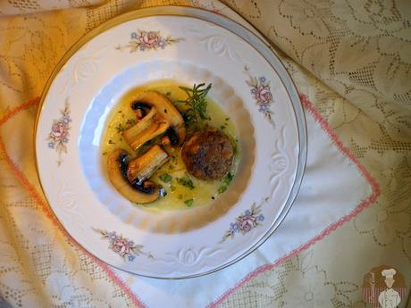 Albóndigas vegetarianas con crema de puerros