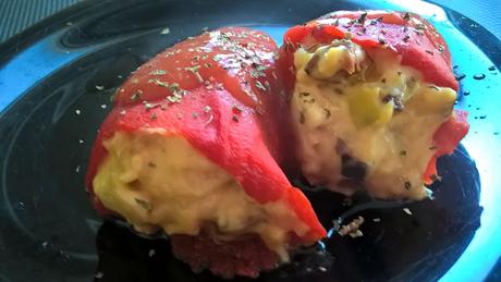 PIMIENTOS RELLENOS DE NÍSCALOS, PUERRO Y ALMENDRAS