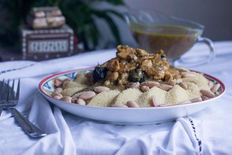 como preparar cuscus con pollo en salsa de ciruelas