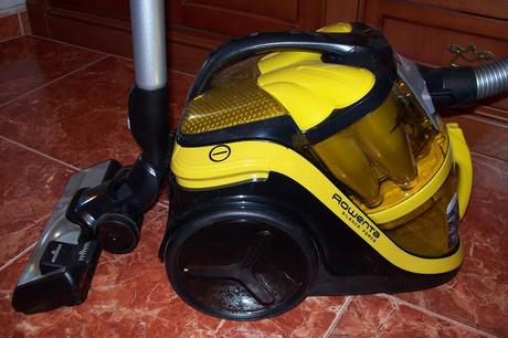 Probando el aspirador Silence Force Multicyclonic de Rowenta gracias a Testamus