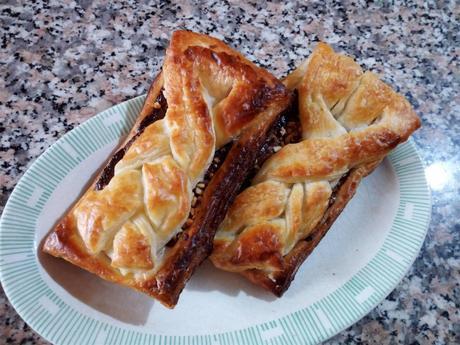 Trenza de hojaldre rellena de nutella - Trenzas de nutella y nueces - Trecce di pasta sfoglia ripiene di nutella - Nutella puff pastry braid