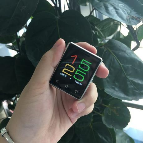 Vphone S8: Descubre el teléfono táctil mas pequeño del mundo