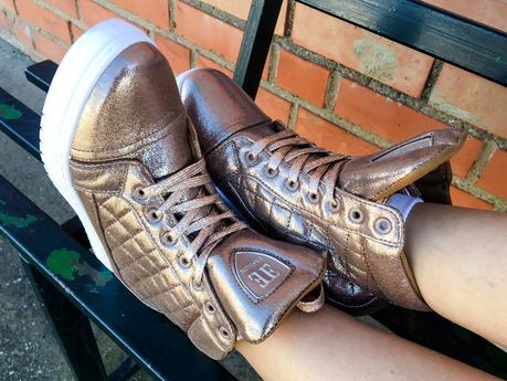 GREY & GOLD GREY & GOLD