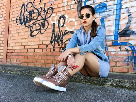 GREY & GOLD GREY & GOLD