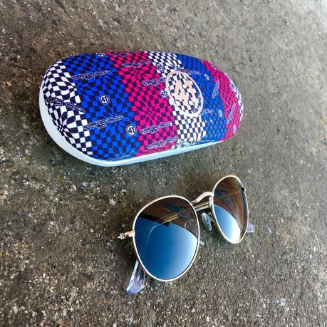 GREY & GOLD GREY & GOLD