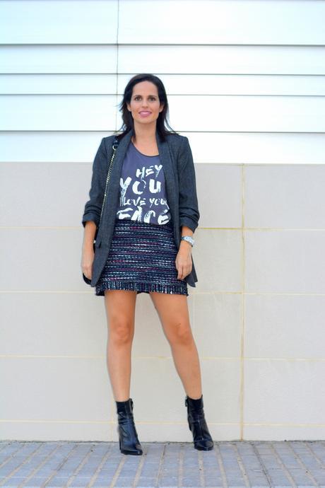 outfit-falda-tweed-blazer-zara-rojo-piruleta-street-style 