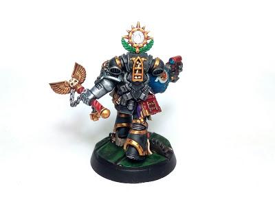 Capellán Ortan Cassius de la Deathwatch