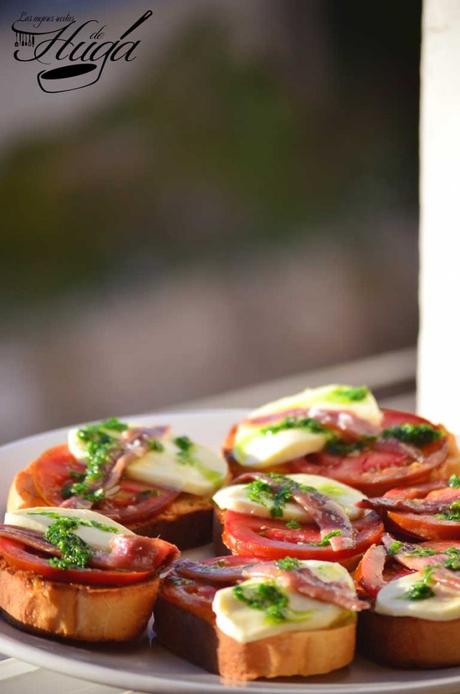 Tostada de mozzarella y tomate