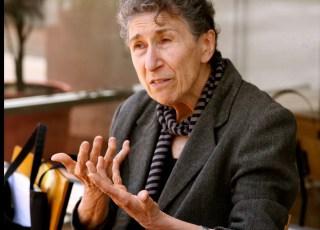 “La muerte de mujeres en las maquilas recuerda a la fase del periodo de acumulación originaria”: Entrevista a Silvia Federici