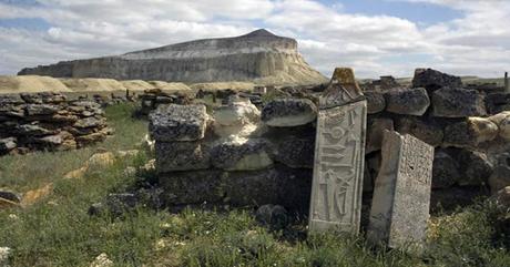 Descubren un misterioso monumento de piedra de 1.500 años de edad en Kazajistán