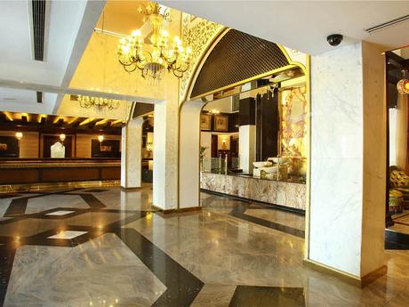 Lobby del Arabian Courtyard Hotel & Spa