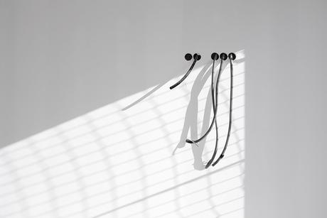 David Barra - BLACK ON WHITE. Premios LUX 2016. Categoría Industrial.