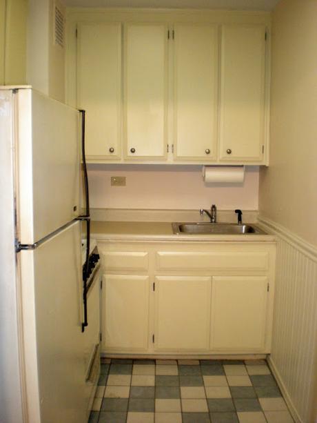 Antes de una cocina pequeña para reformar